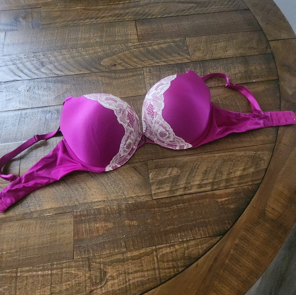 Victoria Secret bombshell bra